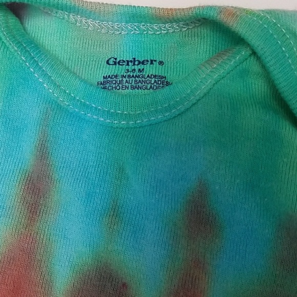 Gerber custom tie-dye onesie Age 3 to 6 months - Picture 2 of 3